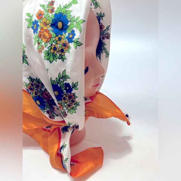 ALEXANDER’s Silk Floral Scarf Made in Italy Triangle Headscarf for Women - Picture 7 of 10